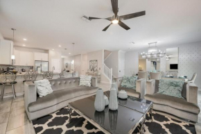 9 Bed Pool, Spa, Movie Room & Game Room! home